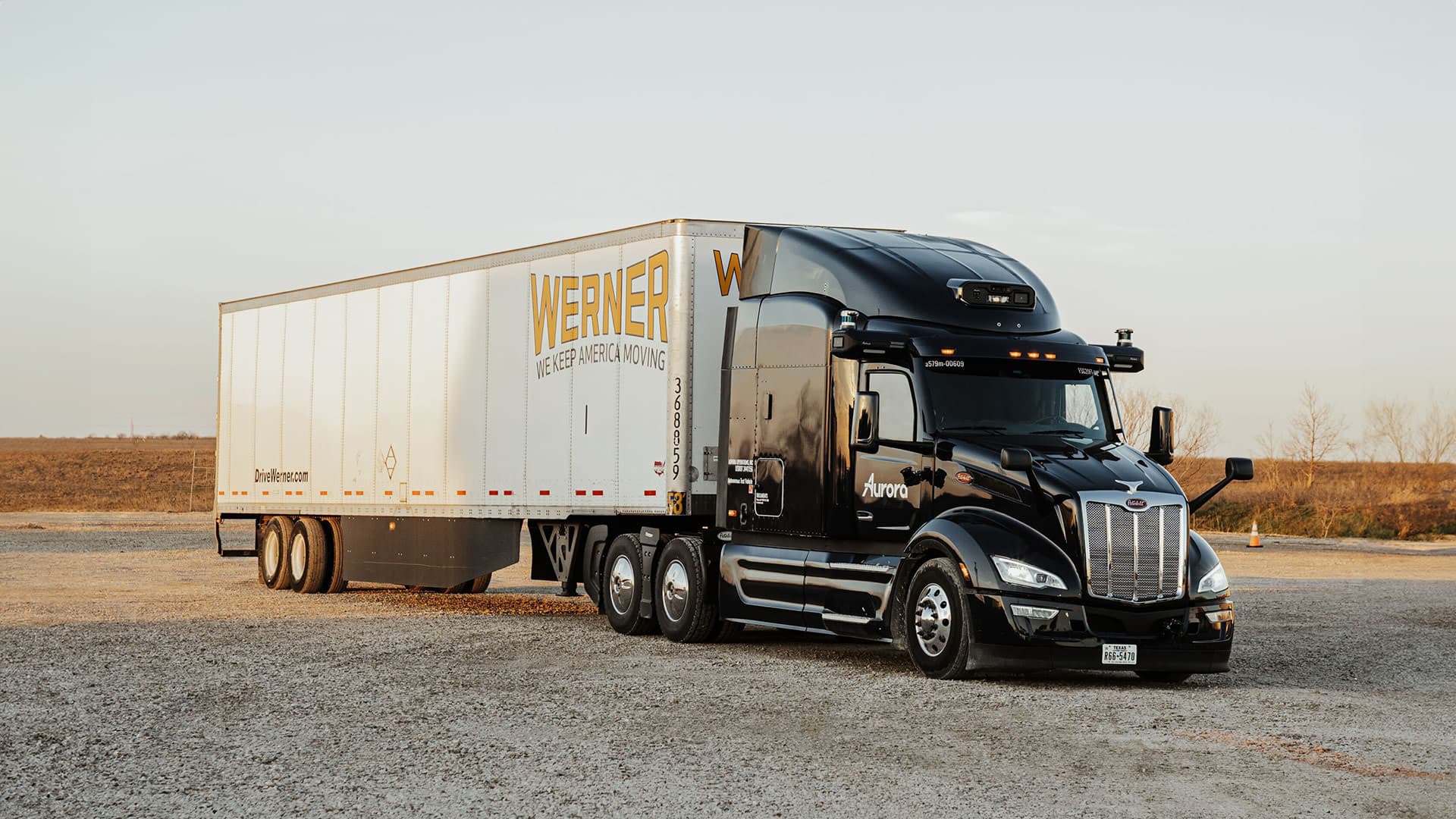 One of Aurora's autonomous parked with a Werner trailer